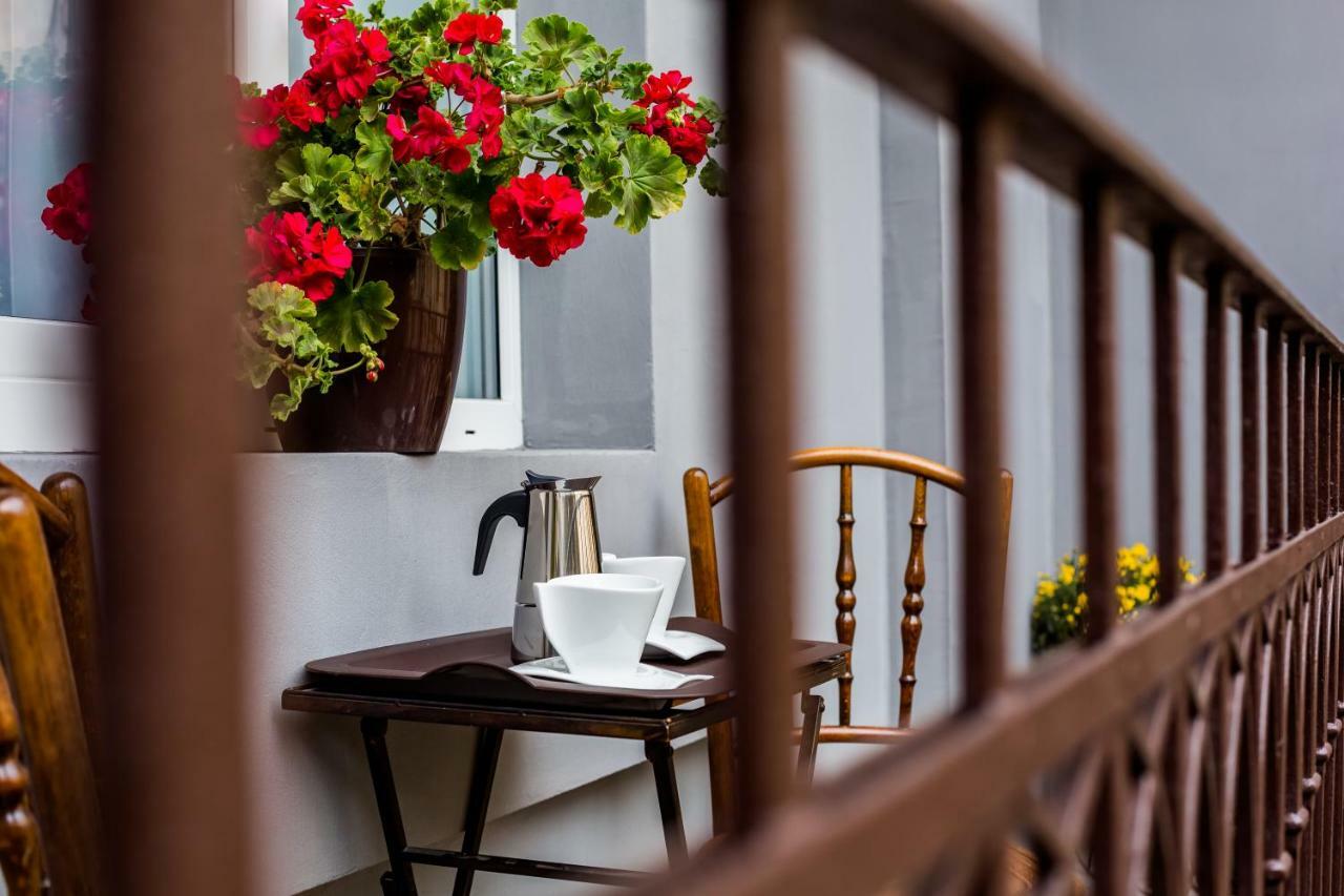 Family Apartments In Lviv Center With Balcony Habitación foto